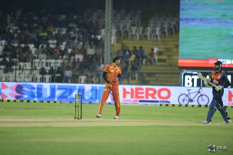 CCL-5-Telugu-Warriors-vs-Bengal-Tigers-Match-Photos